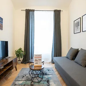 Modern Hotel-styled In The Second District Of Vienna. Apartamento