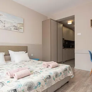 https://studio-bulair-1.sunnybeach-hotels.org